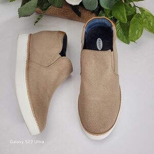 Casual Slip-On Men's Sneakers in Tan
